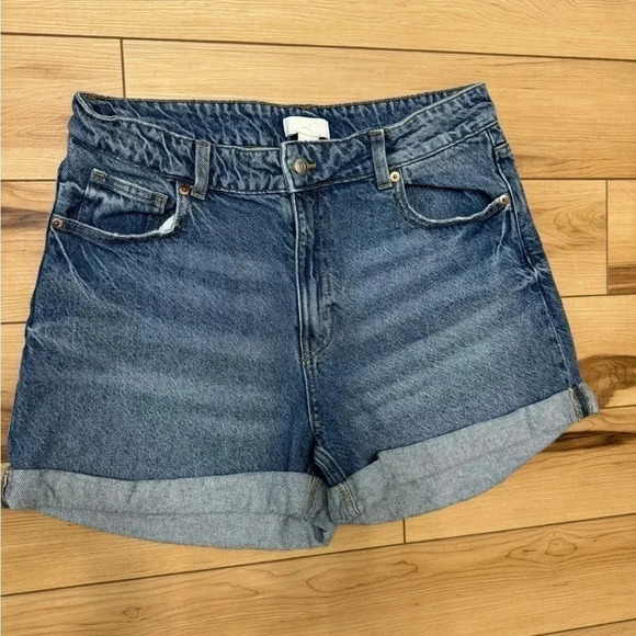 H&M Denim Shorts - Size 14 - Picture 2 of 4